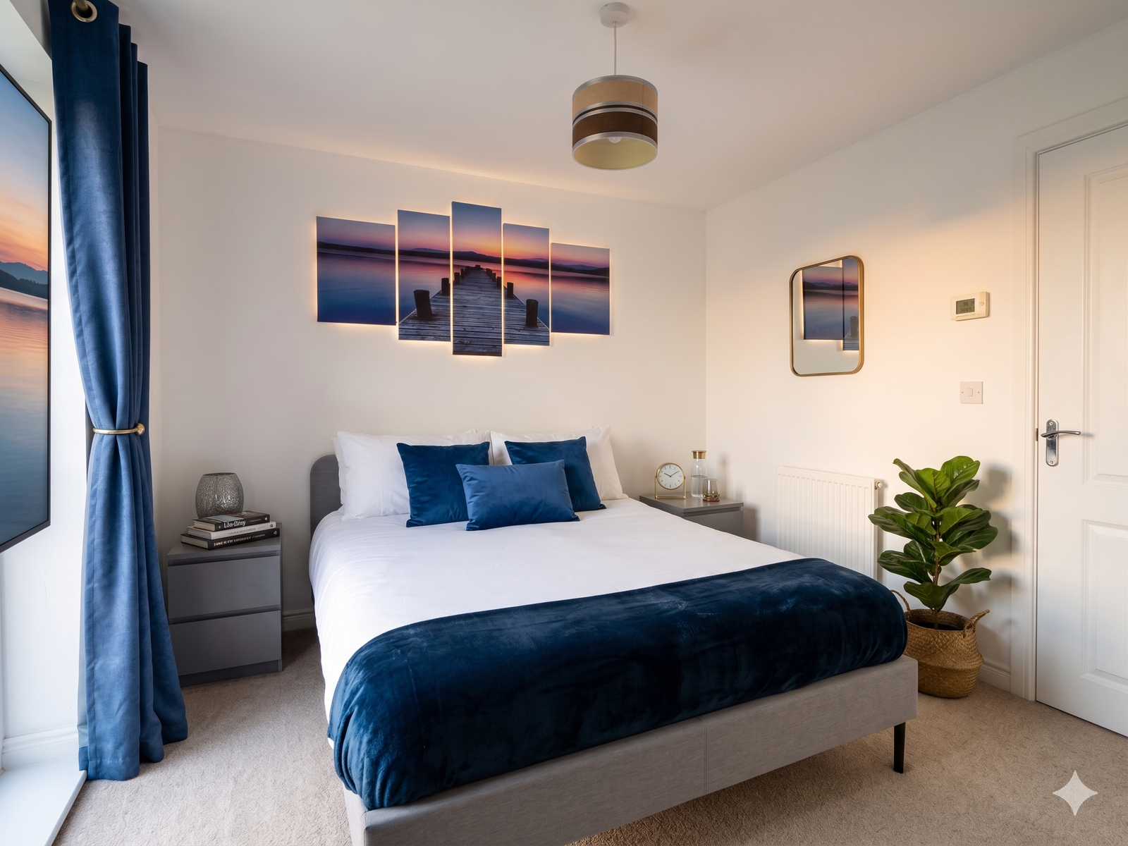 Bristol Suites king bedroom